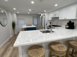 Kitchen with 2 Islands!