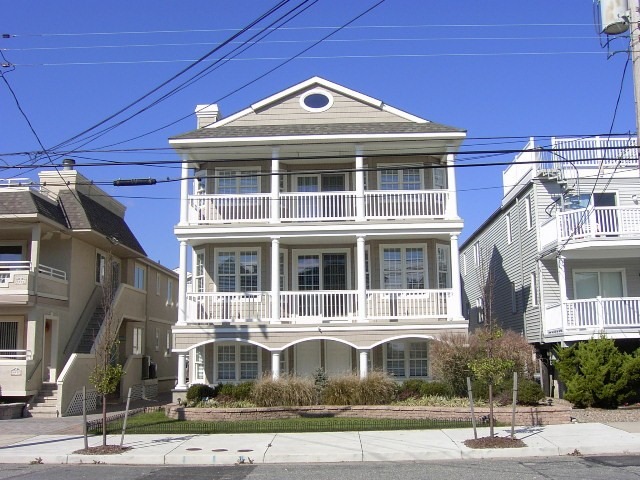 Beach Block (top level) 4 Bed, 3 Bath, Elevator