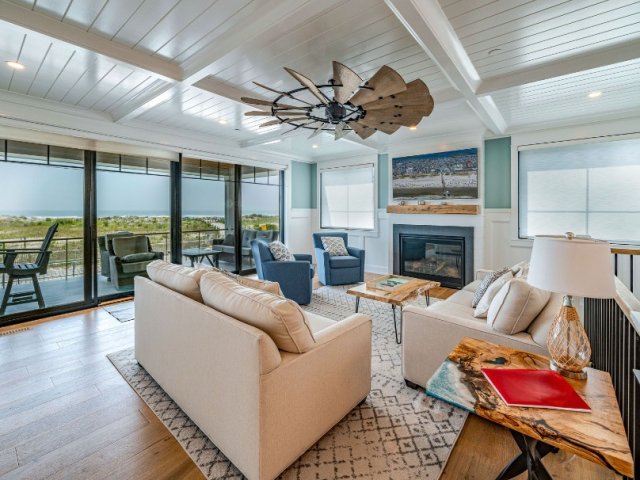 Ultra Luxury BeachFront on Boardwalk w Plunge Pool & Elevator 6BR7BA