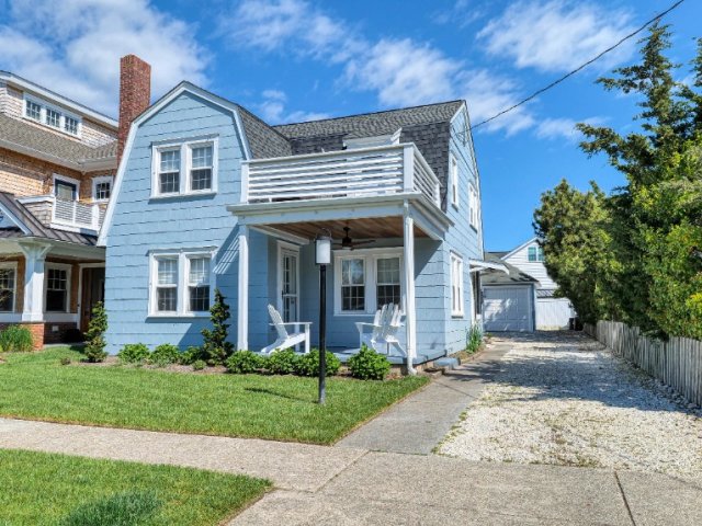 Newly Renovated 5 BDRM Beach House in Gardens - Pet Friendly