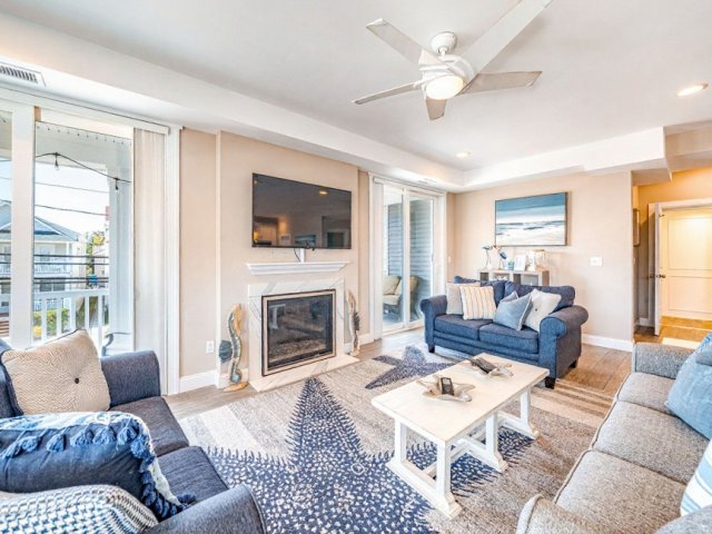 Spacious 11 Bedroom Dual Unit  minute walk to Ocean City's Beach!
