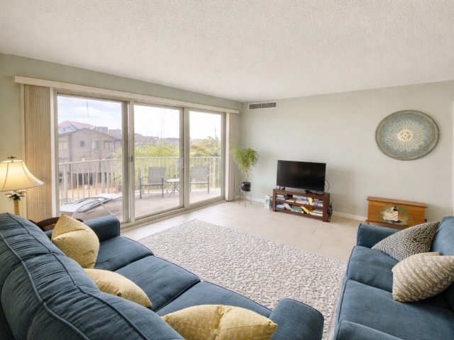Oceanfront Condo with POOL Steps to Beach & Boardwalk - Ruth's Place